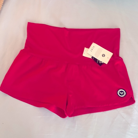 Roxy Pants - ROXY Hot pink shorts medium NWT